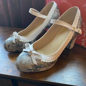 Elegant Gray Mary Jane Heels